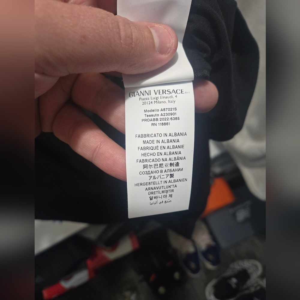 Versace Black T-Shirt - Picture 5 of 6